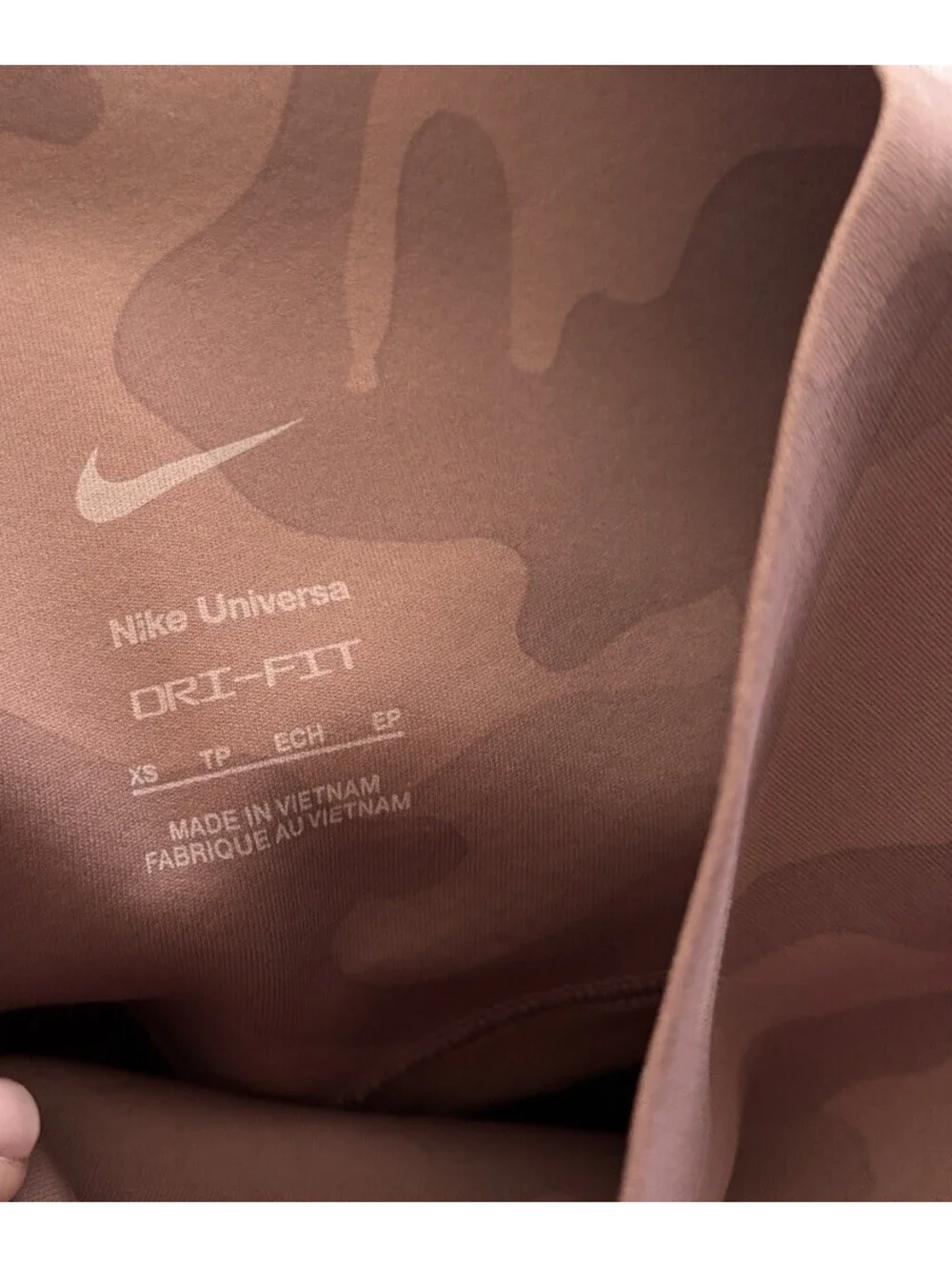 Nike Universa  Dri-Fit Support High-Waist  Camo Biker Short Mauve  Size XS